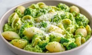 Light and Healthy Broccoli Pasta (1)