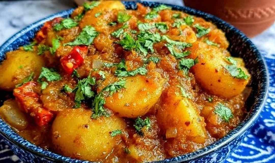 Dopiazeh Aloo (Persian Potato Curry)