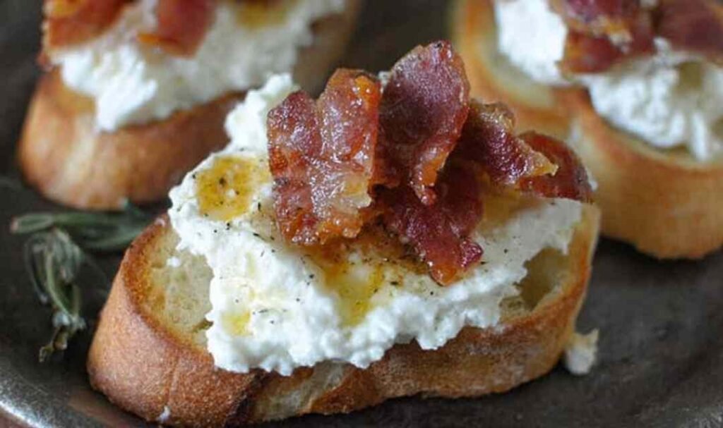 bacon-ricotta-crostini-serving-board-honey-drizzle