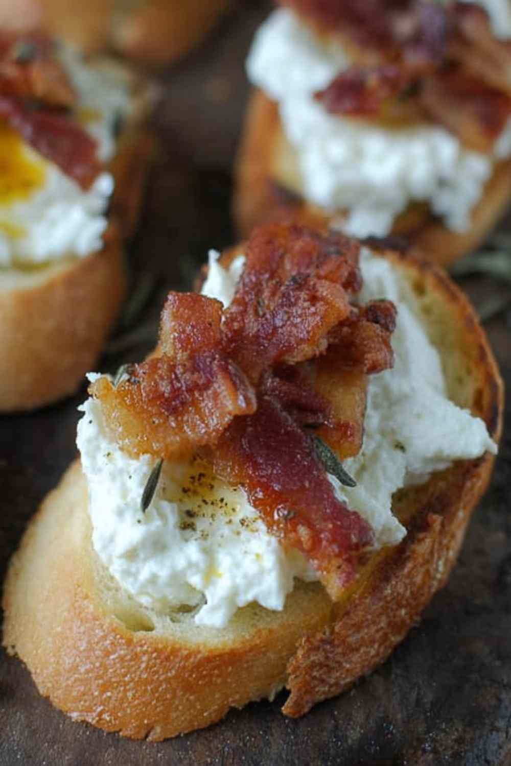 bacon-ricotta-crostini-serving-board-honey-drizzle