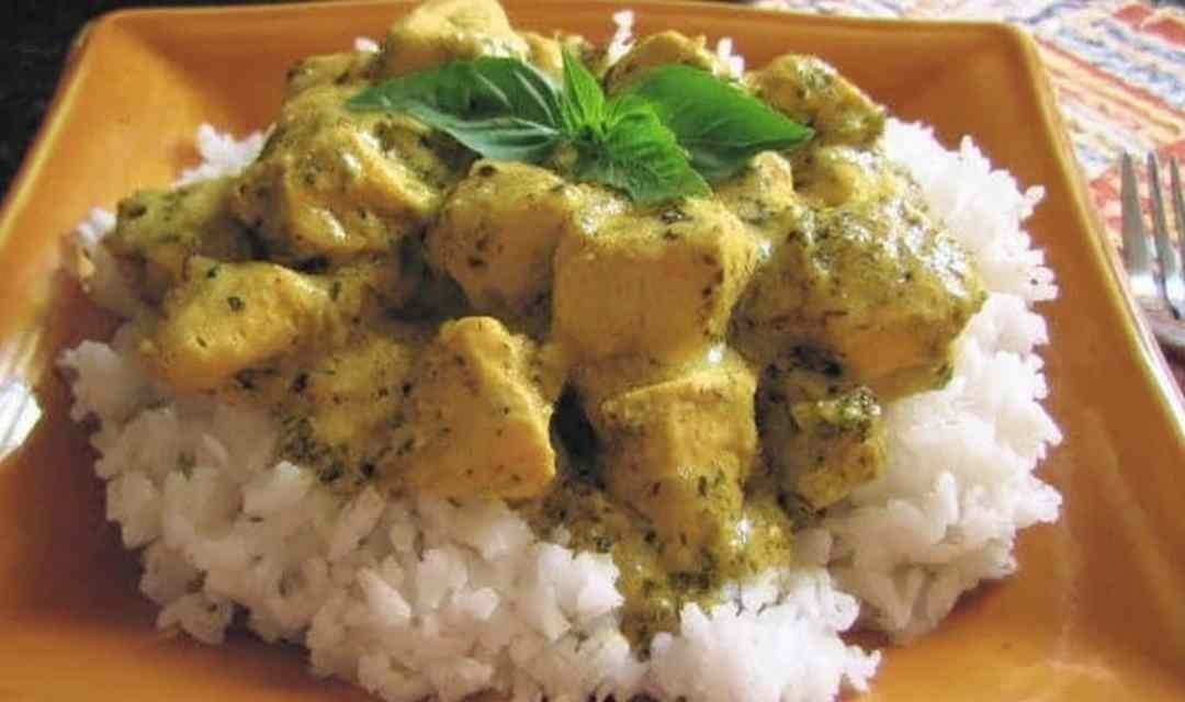 Basil Chicken in Coconut Curry Sauce