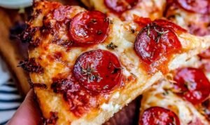 homemade-pizza-recipe-cheese-pull-slice