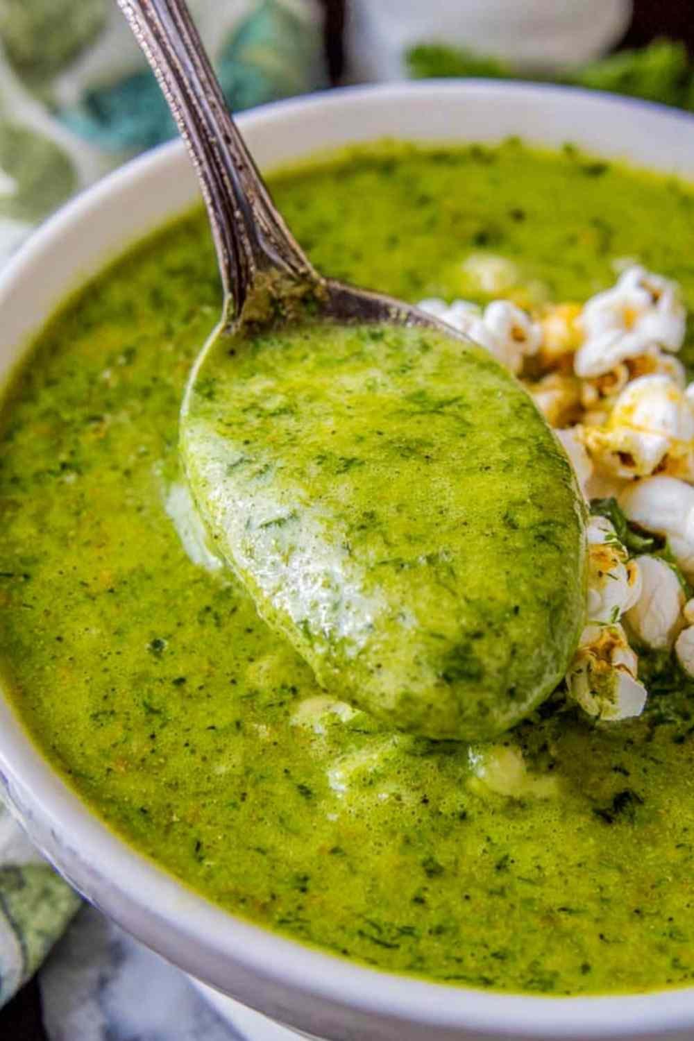 creamy-zucchini-soup-with-popcorn-garnish-bowl