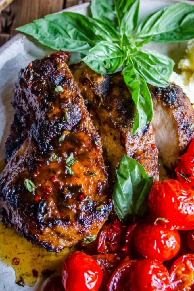 grilled-chicken-marinade-balsamic-glaze-wooden-board