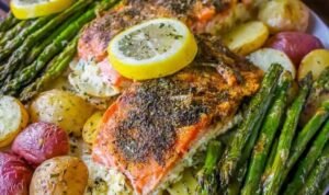 sheet-pan-salmon-recipe-potatoes-asparagus