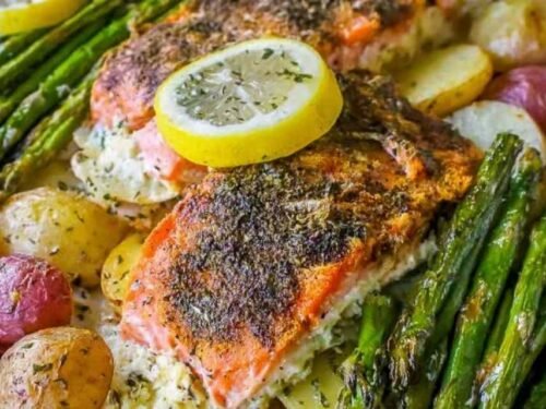 sheet-pan-salmon-recipe-potatoes-asparagus