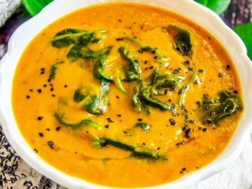 creamy-vegan-cauliflower-soup-white-bowl